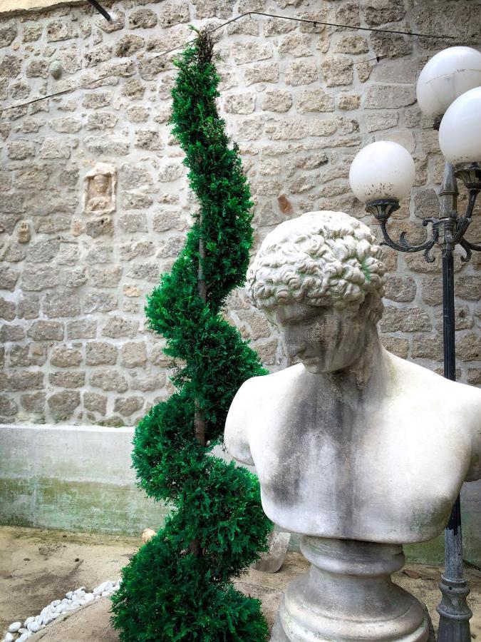 Apartmán Palazzo Capece Caivano Exteriér fotografie